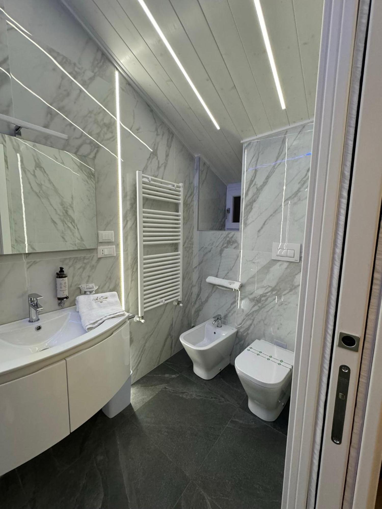 Le Suite Piazza Nuova ฟอจเจีย ภายนอก รูปภาพ
