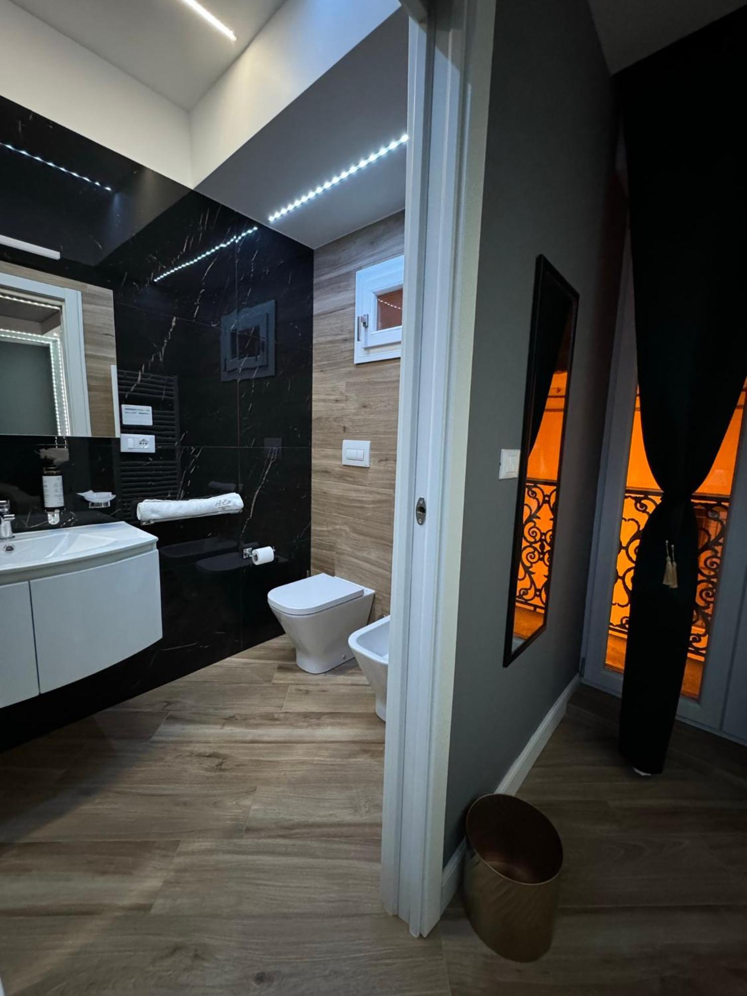 Le Suite Piazza Nuova ฟอจเจีย ภายนอก รูปภาพ