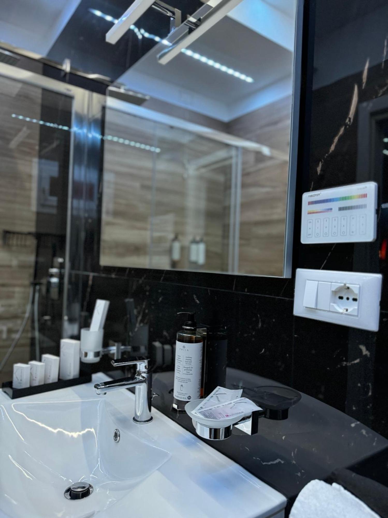 Le Suite Piazza Nuova ฟอจเจีย ภายนอก รูปภาพ
