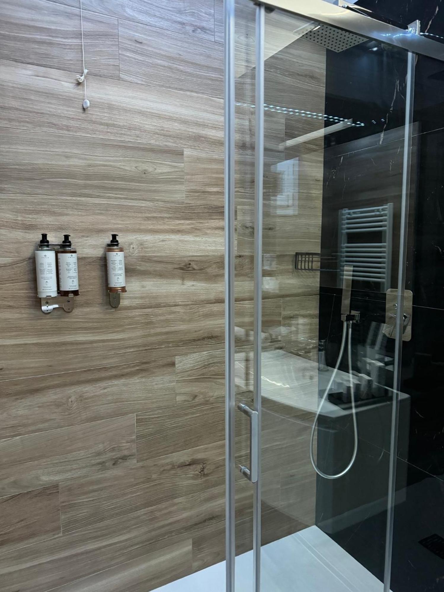 Le Suite Piazza Nuova ฟอจเจีย ภายนอก รูปภาพ