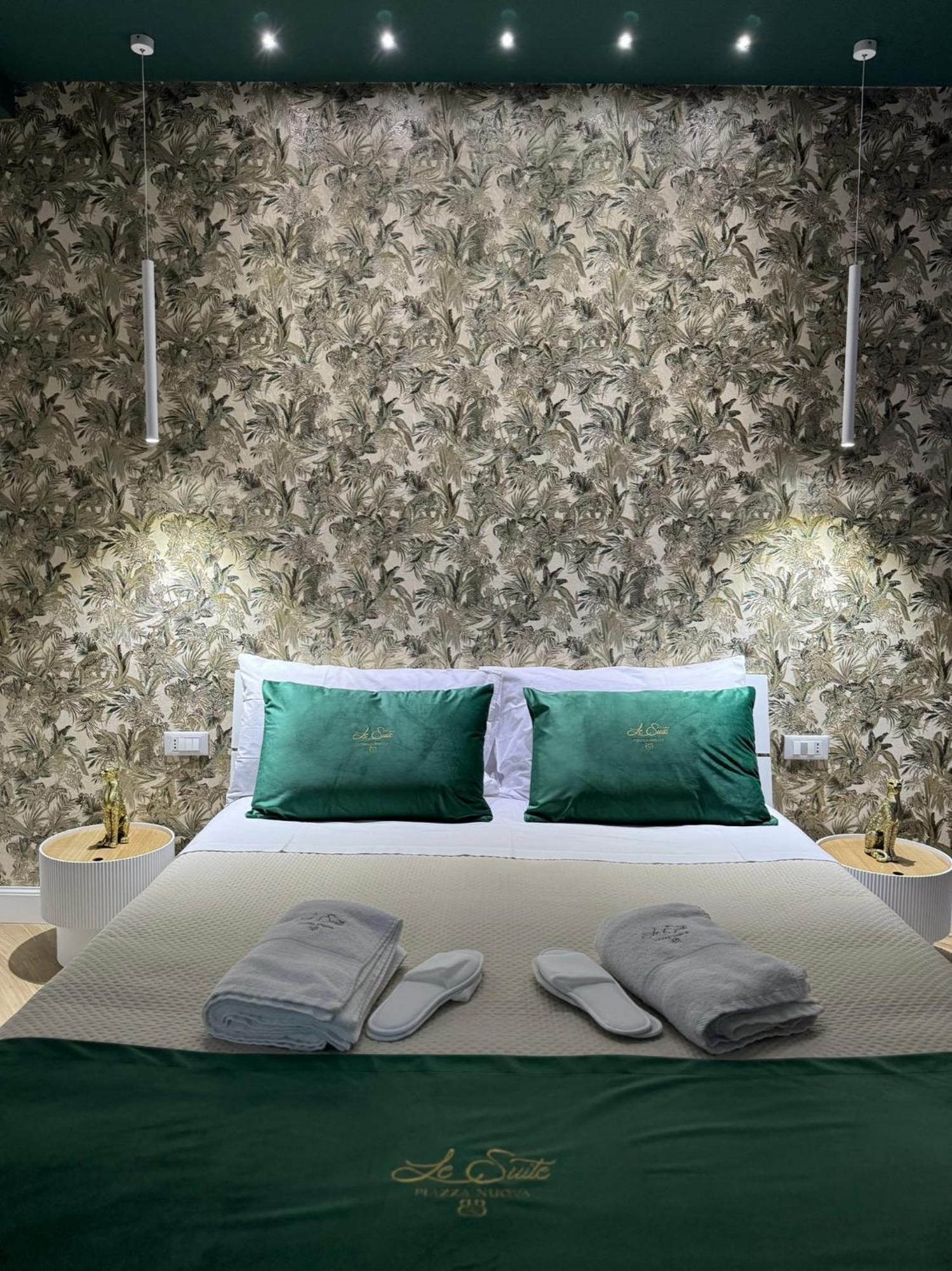 Le Suite Piazza Nuova ฟอจเจีย ภายนอก รูปภาพ