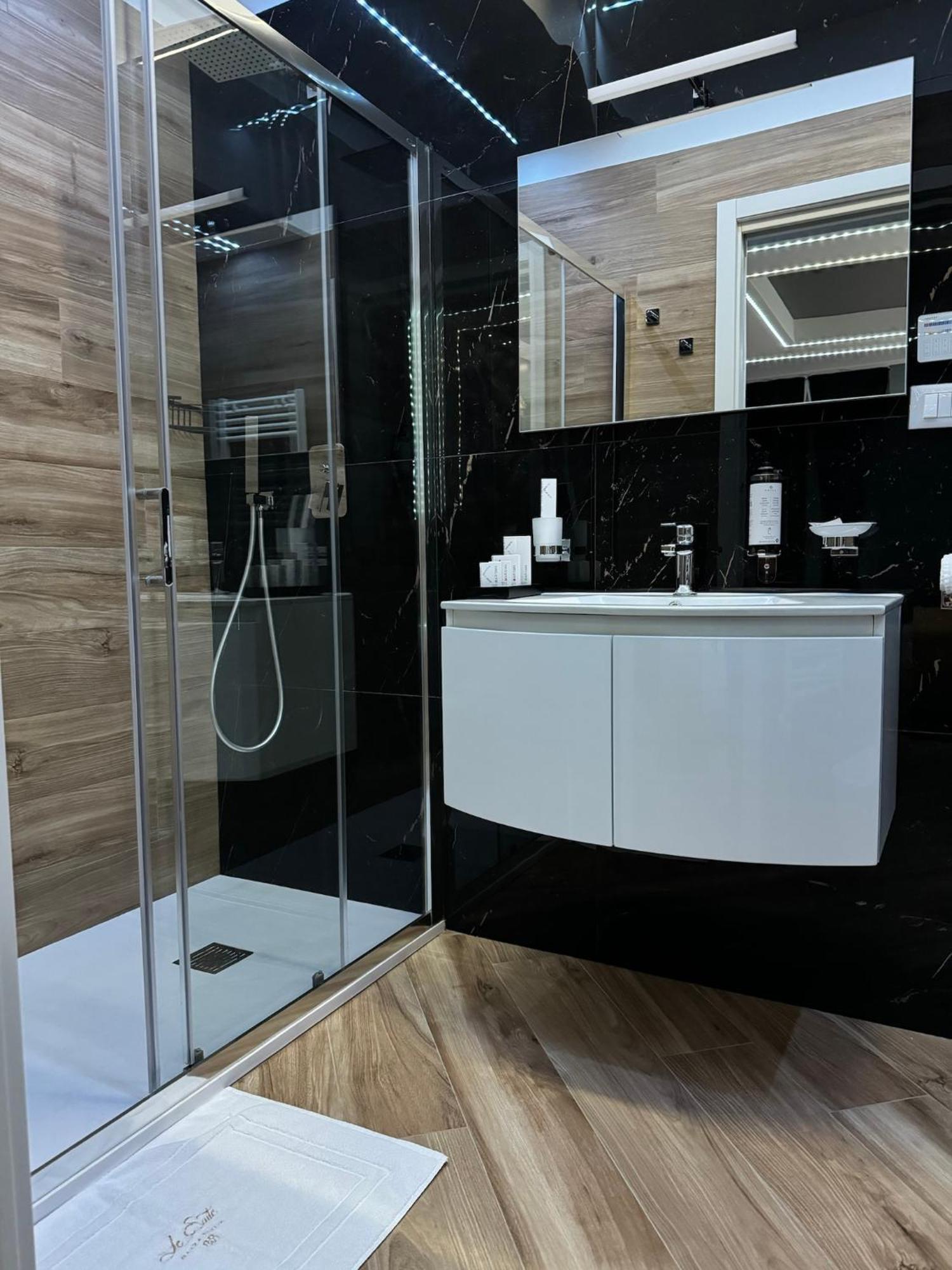 Le Suite Piazza Nuova ฟอจเจีย ภายนอก รูปภาพ